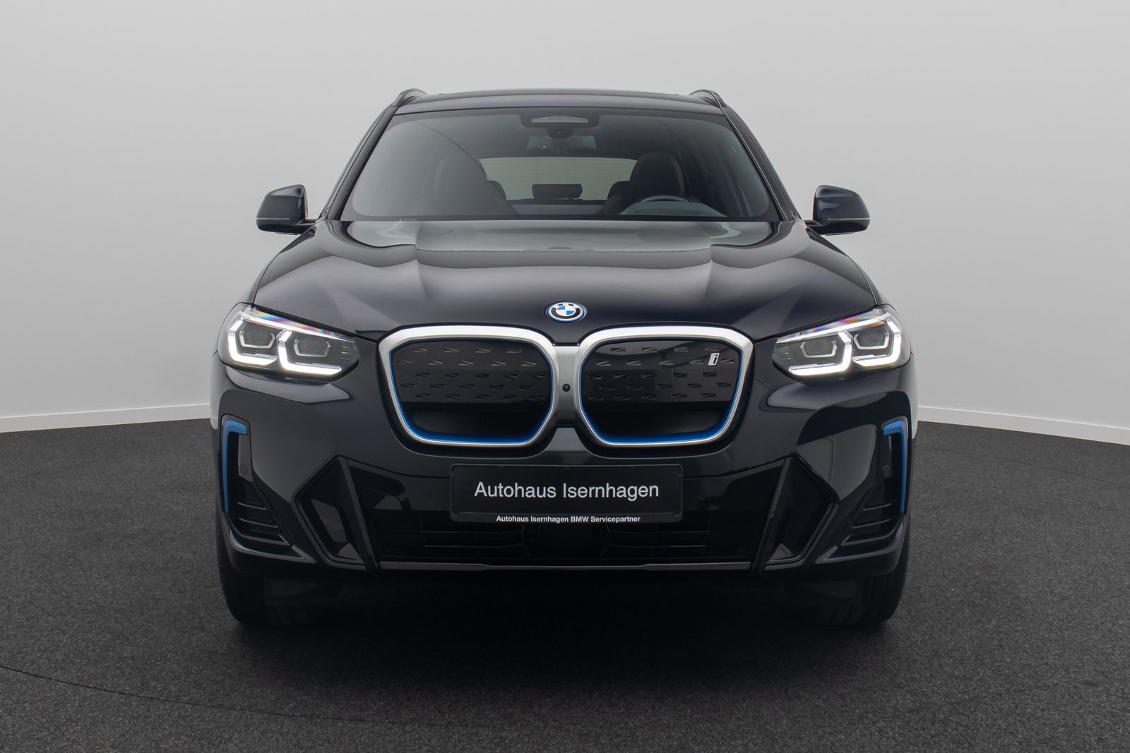 Fahrzeugabbildung BMW iX3 IMPRESSIVE 360&deg;Komfort HUD DAB Alarm Panoram
