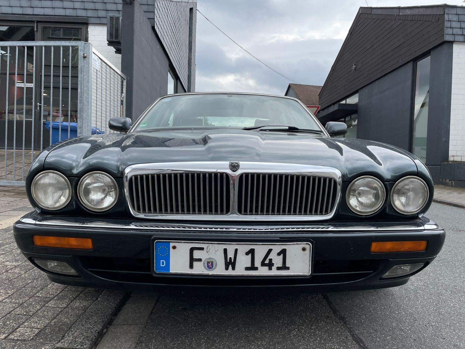 Fahrzeugabbildung Jaguar XJ6 Executive 3.2 |Klima|Sitzheizung|Schiebedach