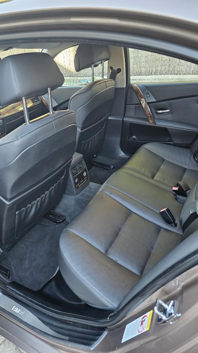 BMW 530i(E60) Top gepflegt Vollausstattung 127.000km