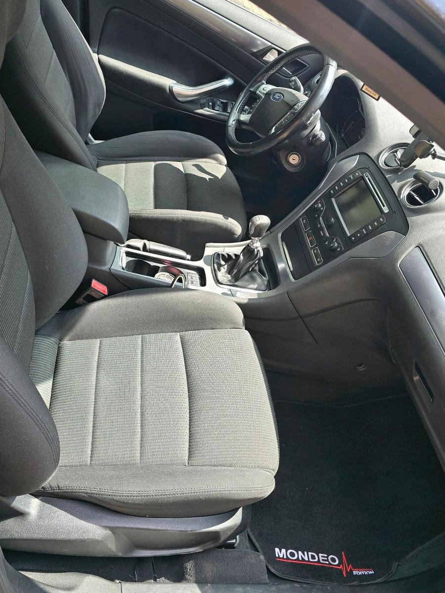 Ford Mondeo 2014 — photo 12