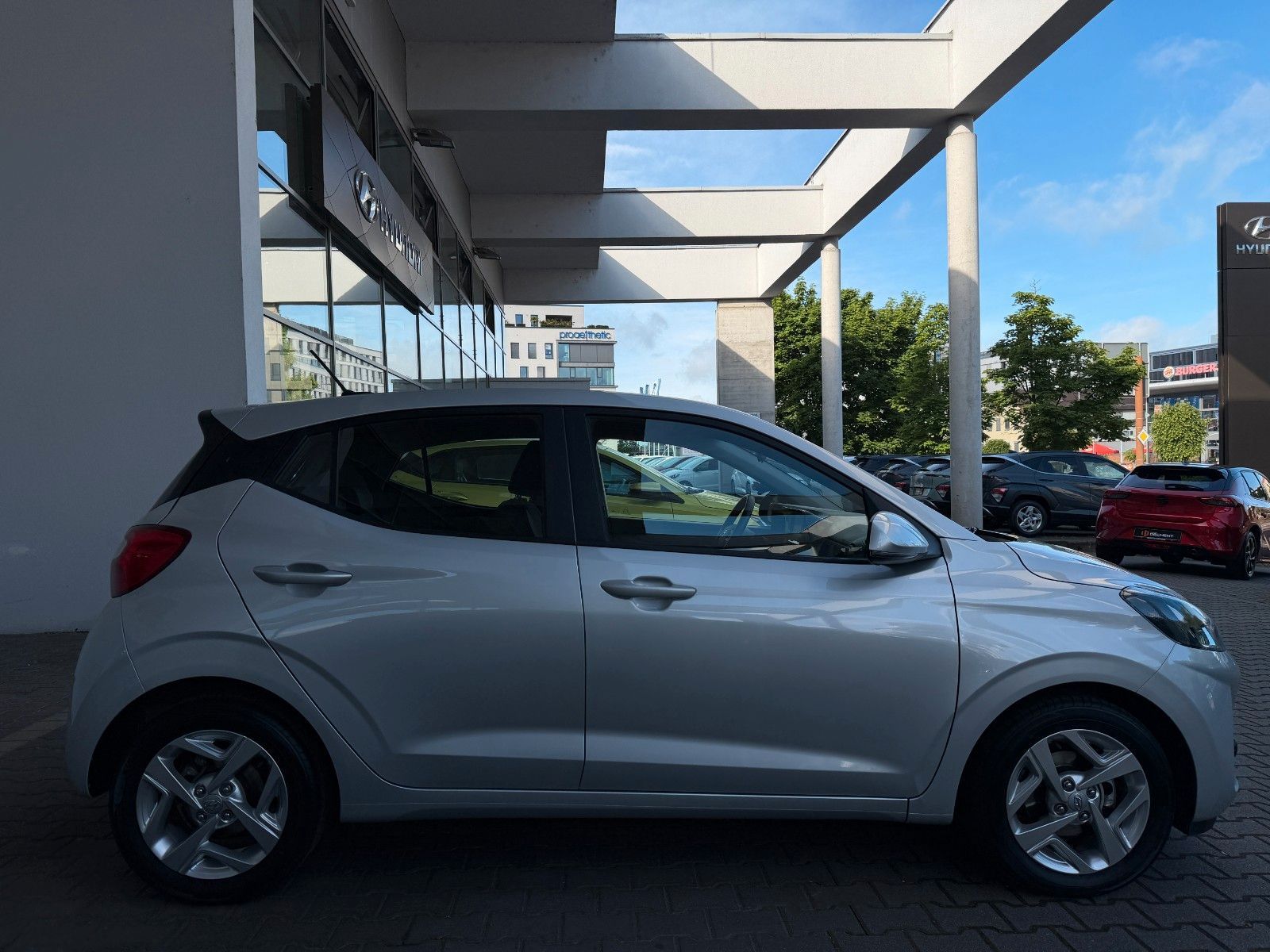 Fahrzeugabbildung Hyundai i10 1.2 Trend SHZ,PDC,AUT,DynLicht,FLA,LM,SpurH