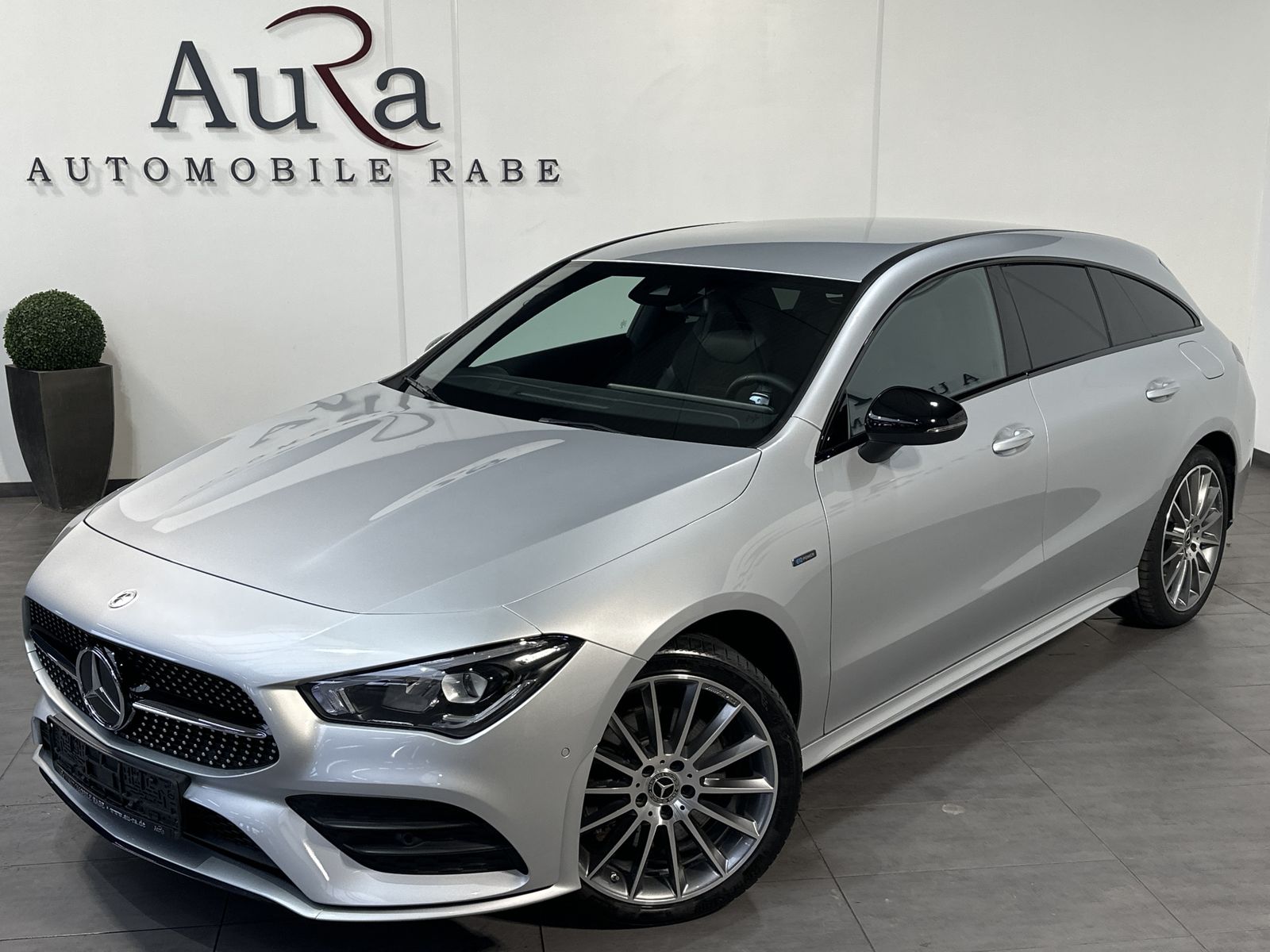 Fahrzeugabbildung Mercedes-Benz CLA 250e Shooting Brake NIGHT-PAKET+NAV+LED+19ZO