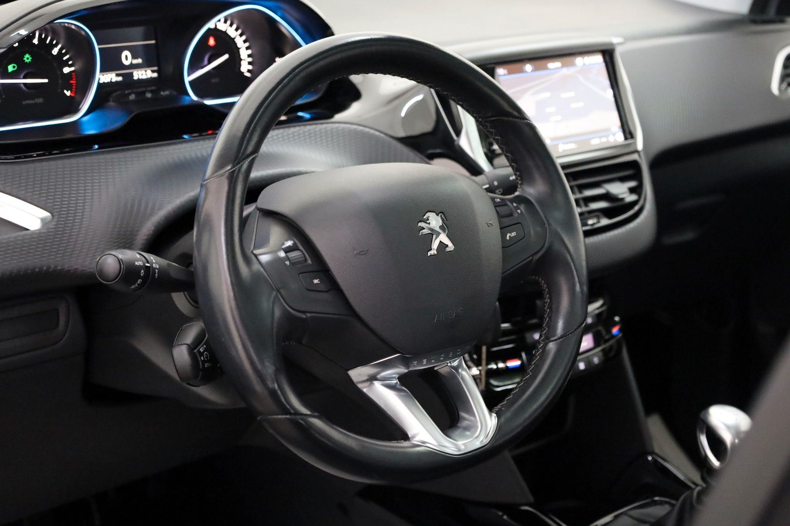Fahrzeugabbildung Peugeot 2008 Allure Leder,Navi,Panorama,Kamera,SH,PDC