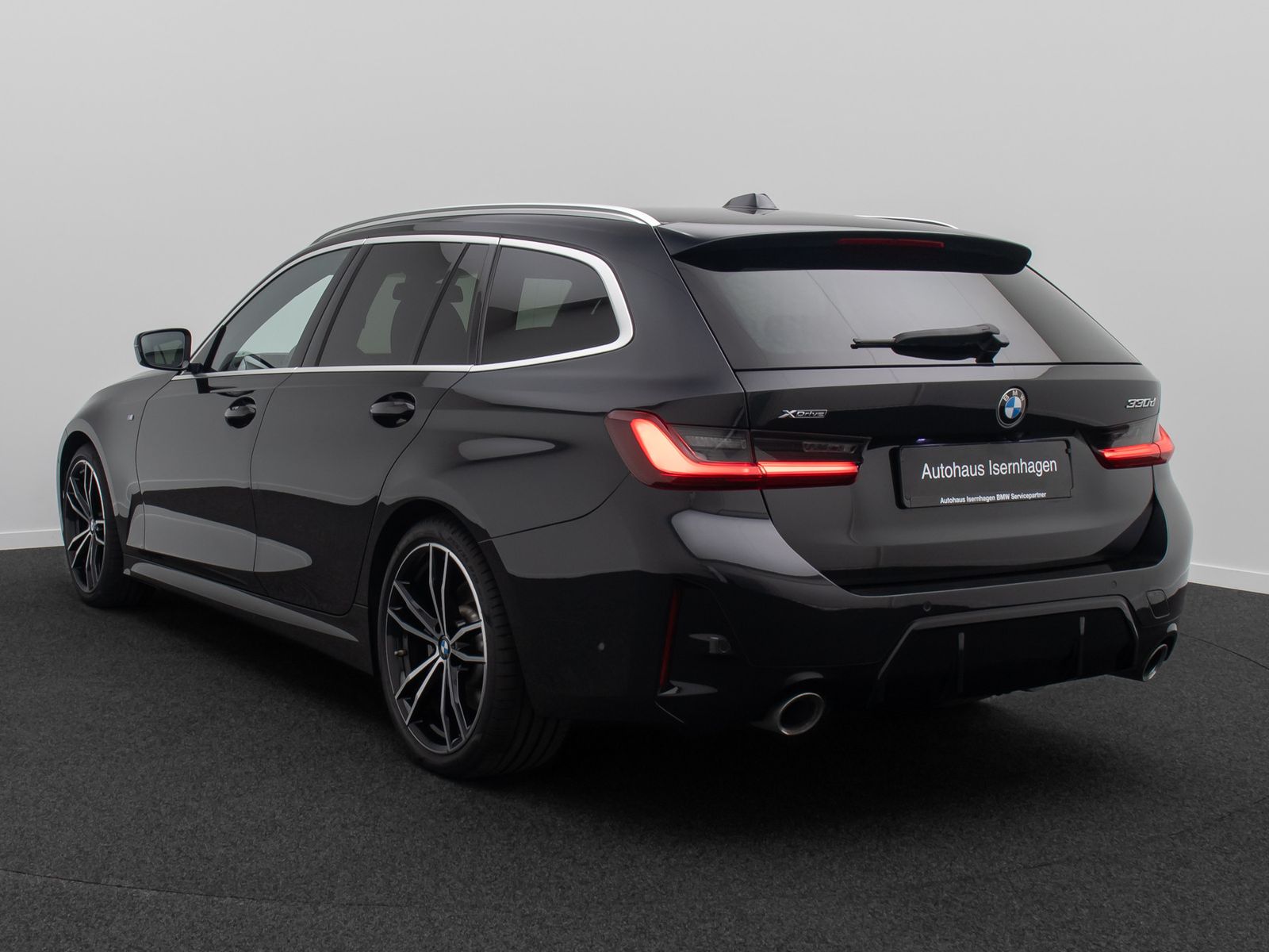 Fahrzeugabbildung BMW 330d xD M Sport DAB Kamera HUD Panorama HiFi 19"