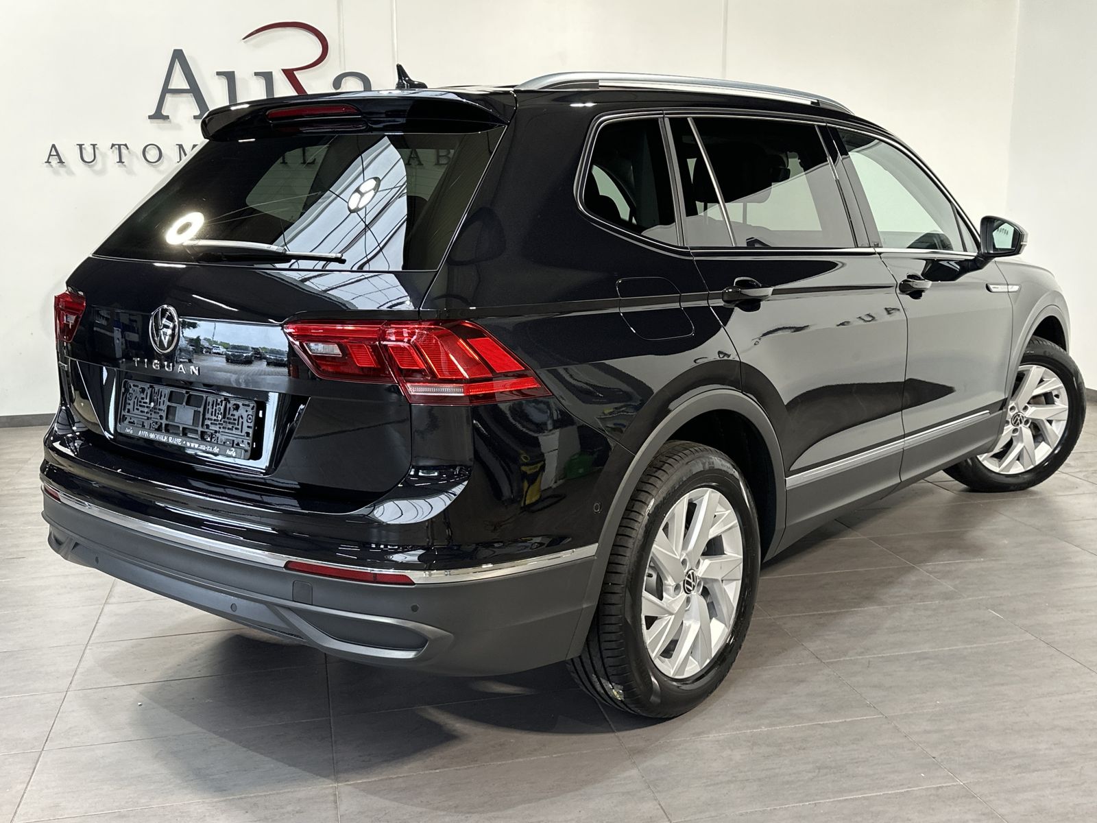 Fahrzeugabbildung Volkswagen Tiguan Allspace 2.0 TDI DSG Life NAV+LED+KAM+ACC