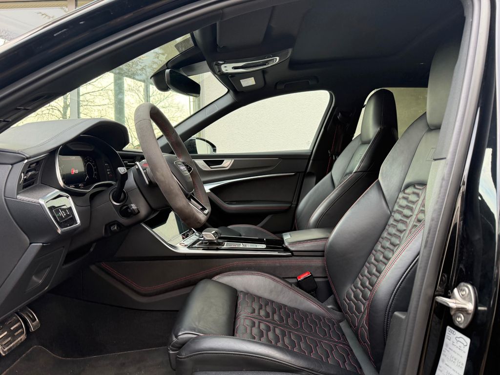 AUDI RS6 Avant PERFORMANCE/ STANDHZG./ B&O/ 22"/ PANO AUDI RS6 Avant PERFORMANCE/ STANDHZG./ B&O/ 22"/ PANO