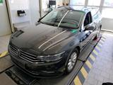 Volkswagen Passat Variant DSG Business AHK/StHz/Kamera/ACC - Volkswagen Passat: Standheizung