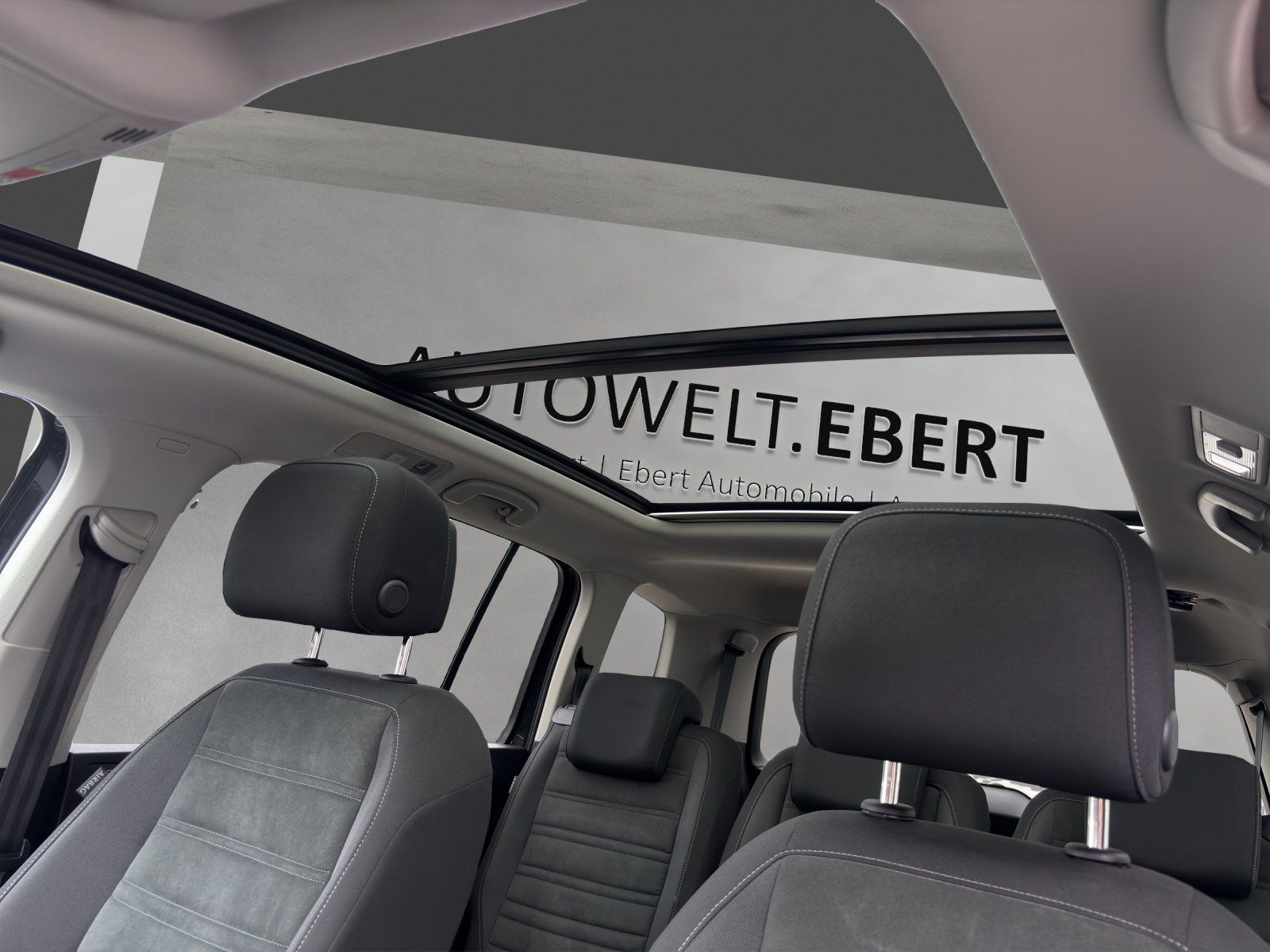 Fahrzeugabbildung Volkswagen Touran 1.5 TSI DSG Highline/PANO-DACH/KAMERA/7Si