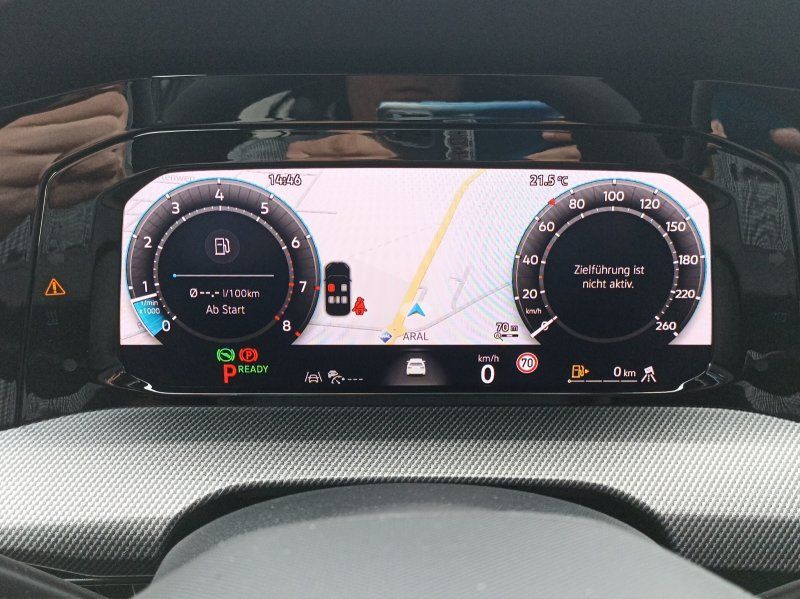 Fahrzeugabbildung Volkswagen Golf Vr. 8 1.5 eTSI R-Line DSG