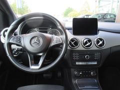 Fahrzeugabbildung Mercedes-Benz B180 CDI Style 7G-DCT AHK NAVI LED TWA GRA MFL
