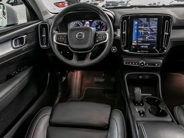 Volvo XC40 Momentum Pro 2WD Parkassistent-Paket Leder