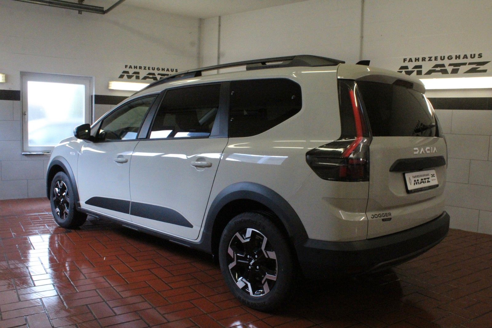 Fahrzeugabbildung Dacia Jogger Hybrid 155 Journey 7-Sitzer MY 2026