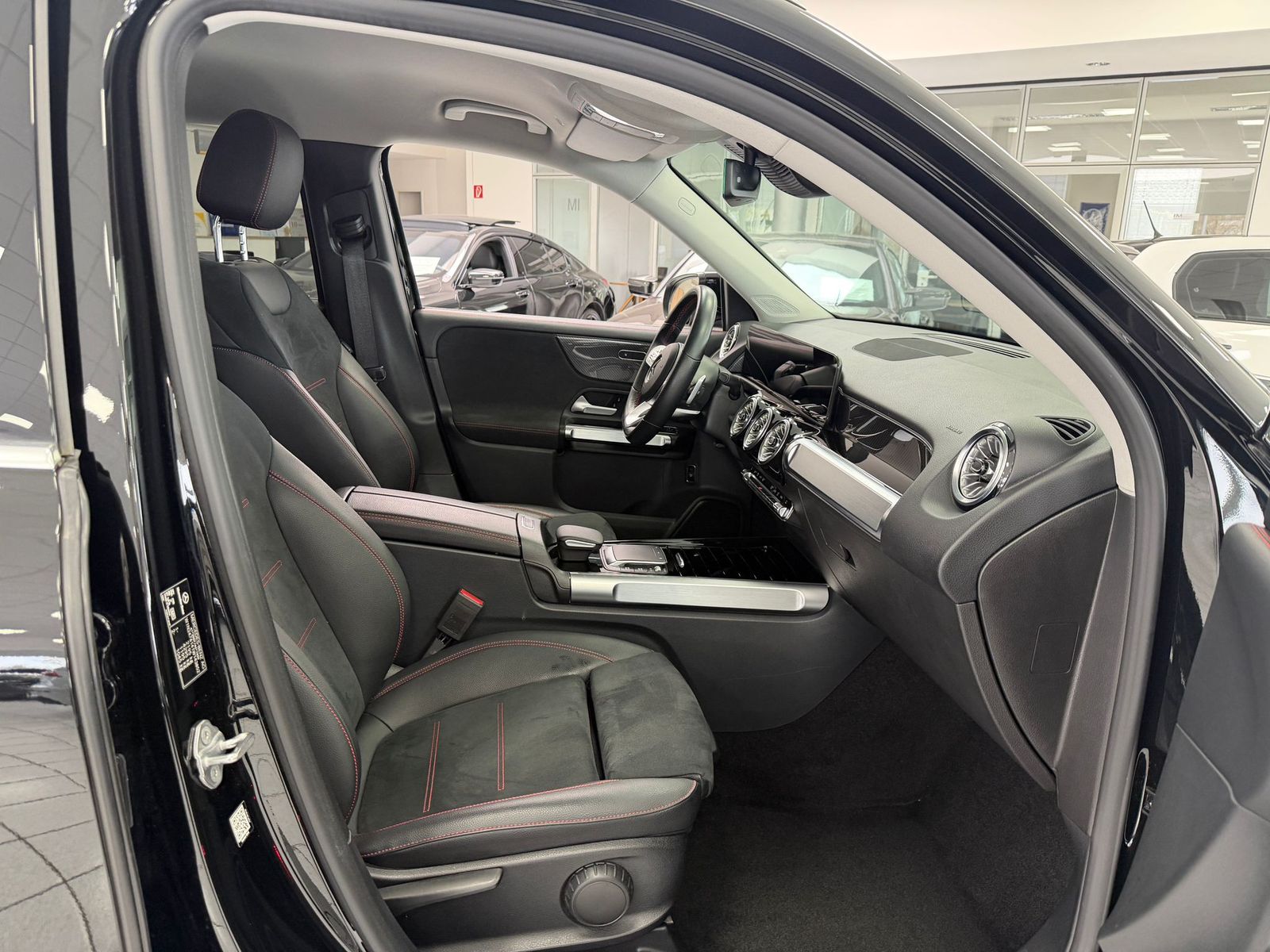 Mercedes-Benz GLB 220 d AMG*LED*MBUX*Kamera* foto 17