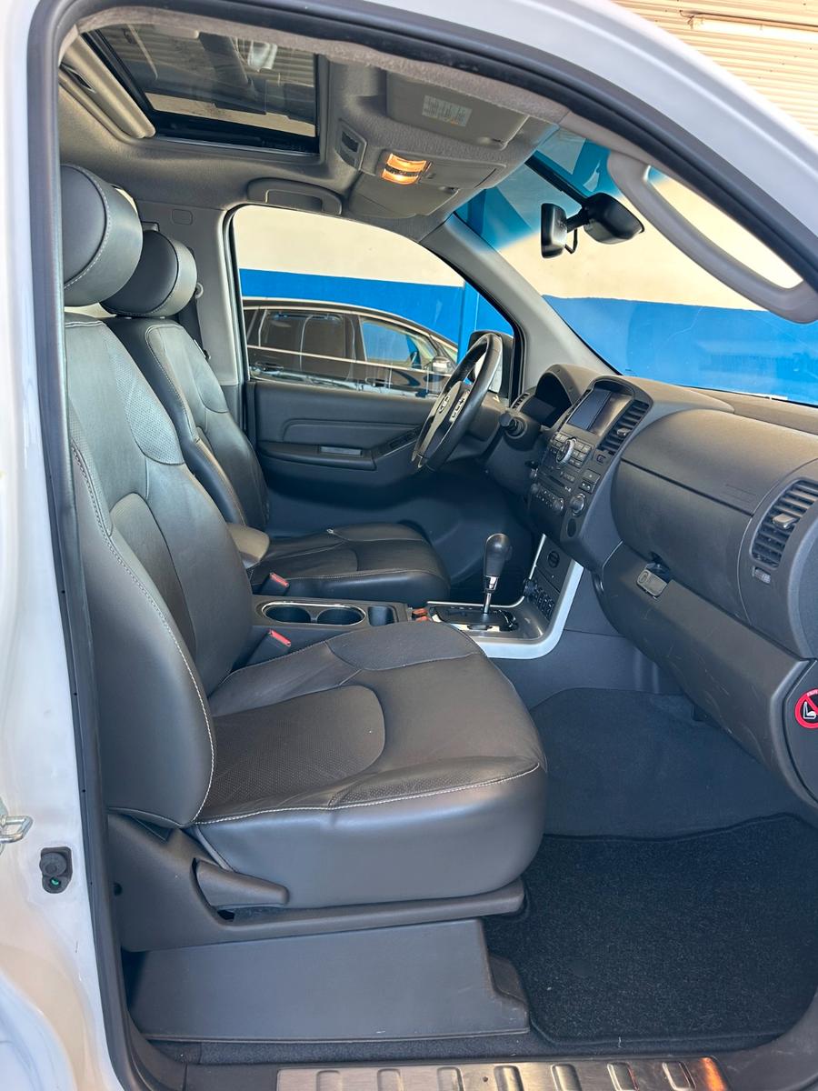 NISSAN NAVARA 3.0 V6 DCI 231ch 4X4 - BVA - CUIR - TOIT OUVRANT - CAMÉRA DE RECUL - ATTELAGE 3,5T