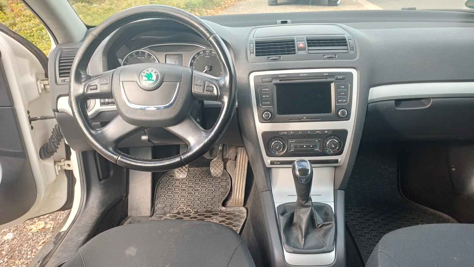 Skoda Octavia 2011 — photo 10