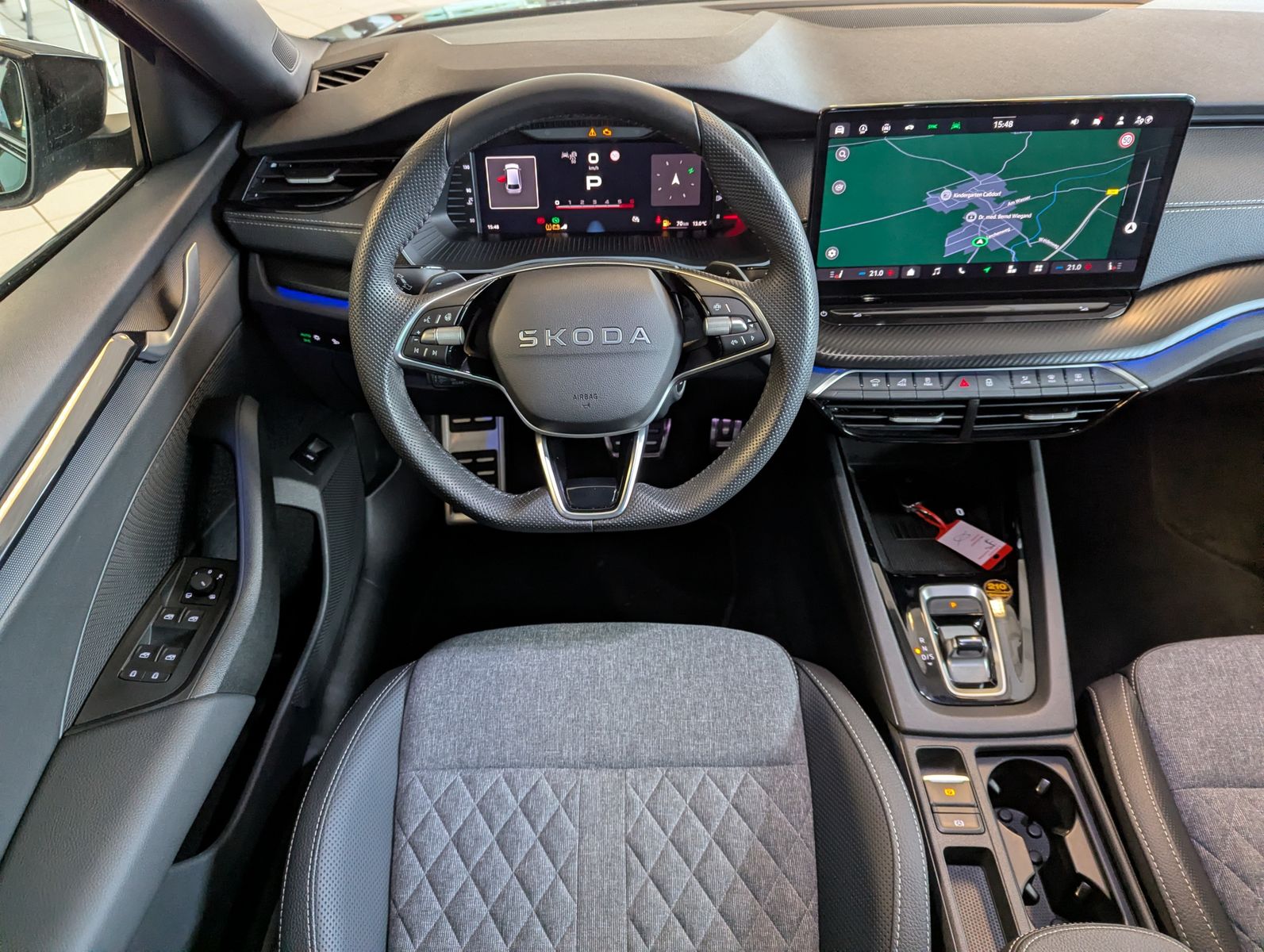 SKODA Octavia 2.0 TDI DSG Sportline Matix Assist+ 18" - Image 18