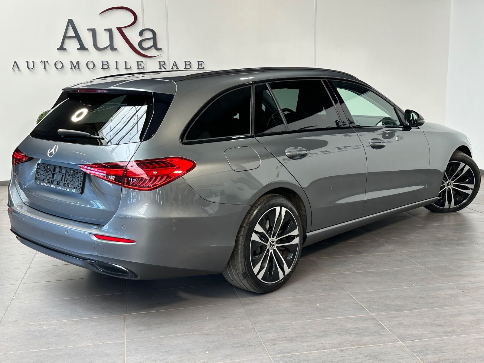 Fahrzeugabbildung Mercedes-Benz C 300 d T Avantgarde NAV+LED+AHK+DISTRONIC+18ZO