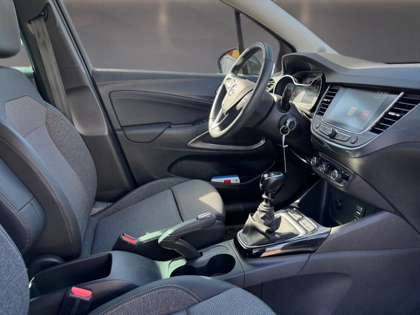 Fahrzeugabbildung Opel Crossland Elegance AHK-abnehmbar Navi LED Apple