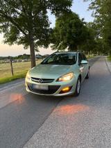 Opel Astra Sports tourer J 1.7 - Opel Astra mit Diesel-Antrieb: Kombi, 1.7