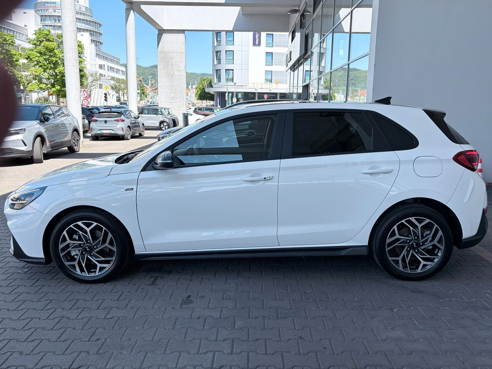 Fahrzeugabbildung Hyundai i30 1.6 T-GDI N Line Kamera,LED,Navi,Pano,SHZ,SD