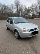 Ford Fiesta 1.25 GHIA - Ford Fiesta aus 2000: Ghia