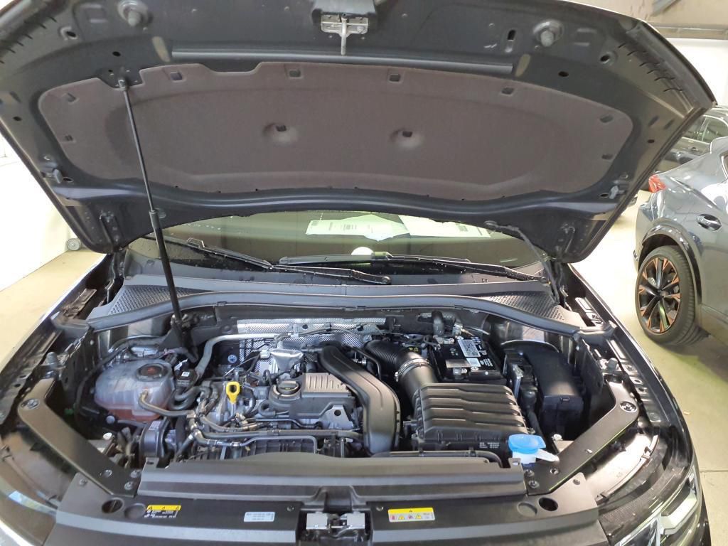 Volkswagen Tiguan R-Line 1.5 TSI 110kW 7-Gang DSG 4 Türen