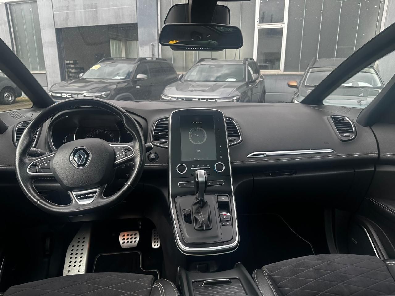 Fahrzeugabbildung Renault Scenic Grand Black Edition TCE 160 EDC 7-Sitzer