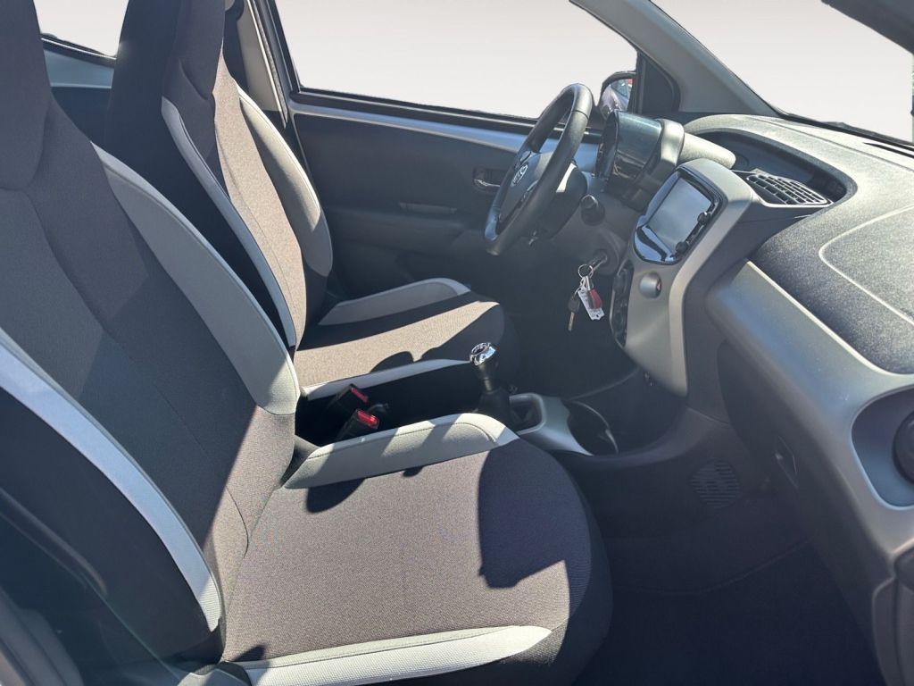 Fahrzeugabbildung Toyota Aygo x-play touch