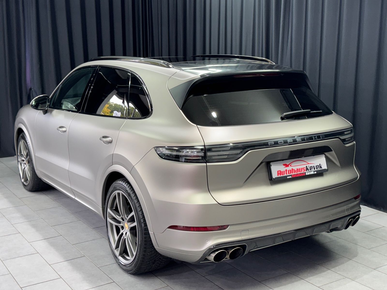 Fahrzeugabbildung Porsche Cayenne S|FACELIFT|PANO|18-WEGE|BOSE|MATRIX|