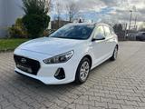 Hyundai i30 1.4 Select*KLIMA*TEMPOMAT*PDC* - Hyundai i30 Gebrauchtwagen in Aachen