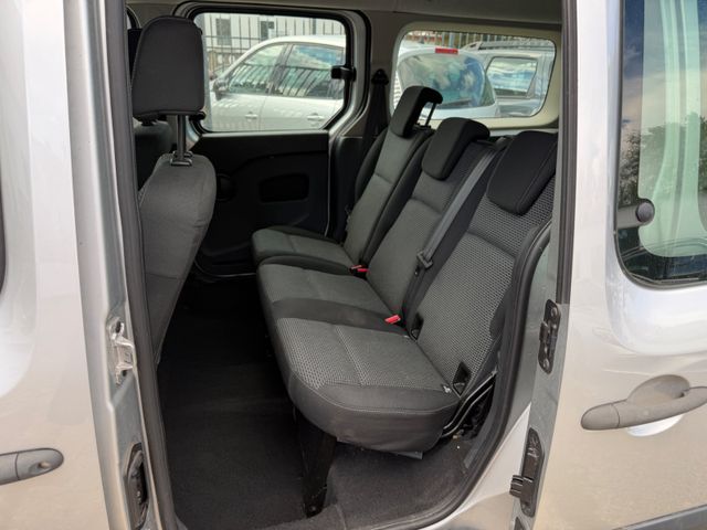 Citan Kombi 111 CDI extralang, 7 Sitze, AHK Bild 8