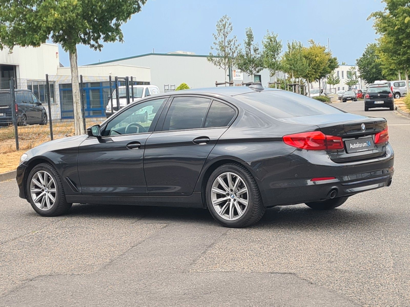 BMW Limousine 520d xDrive Sport Line Autom. Navi HUD foto 3
