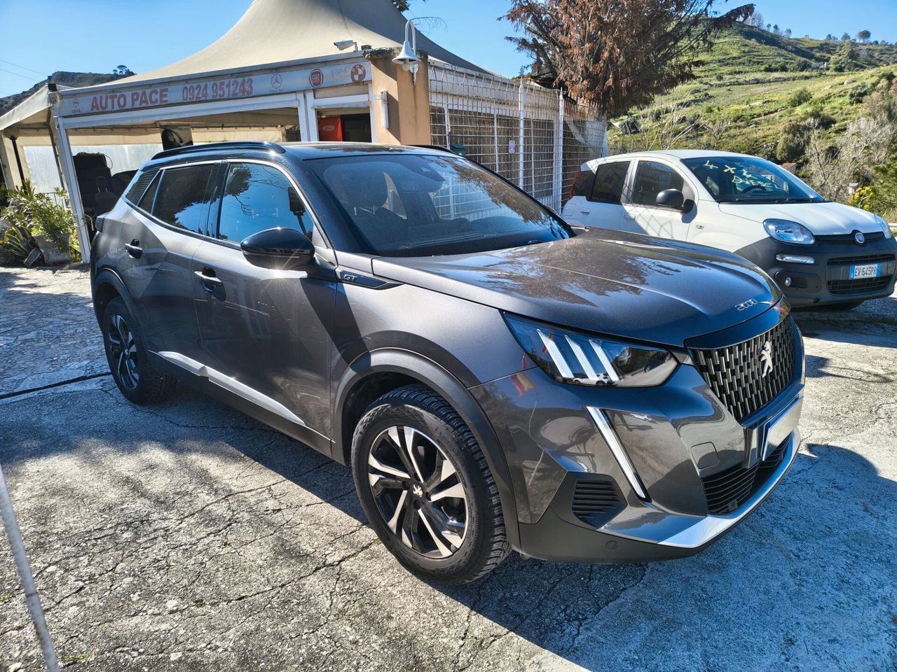 Peugeot 2008 PureTech 130 S&S EAT8 GT imagem 2