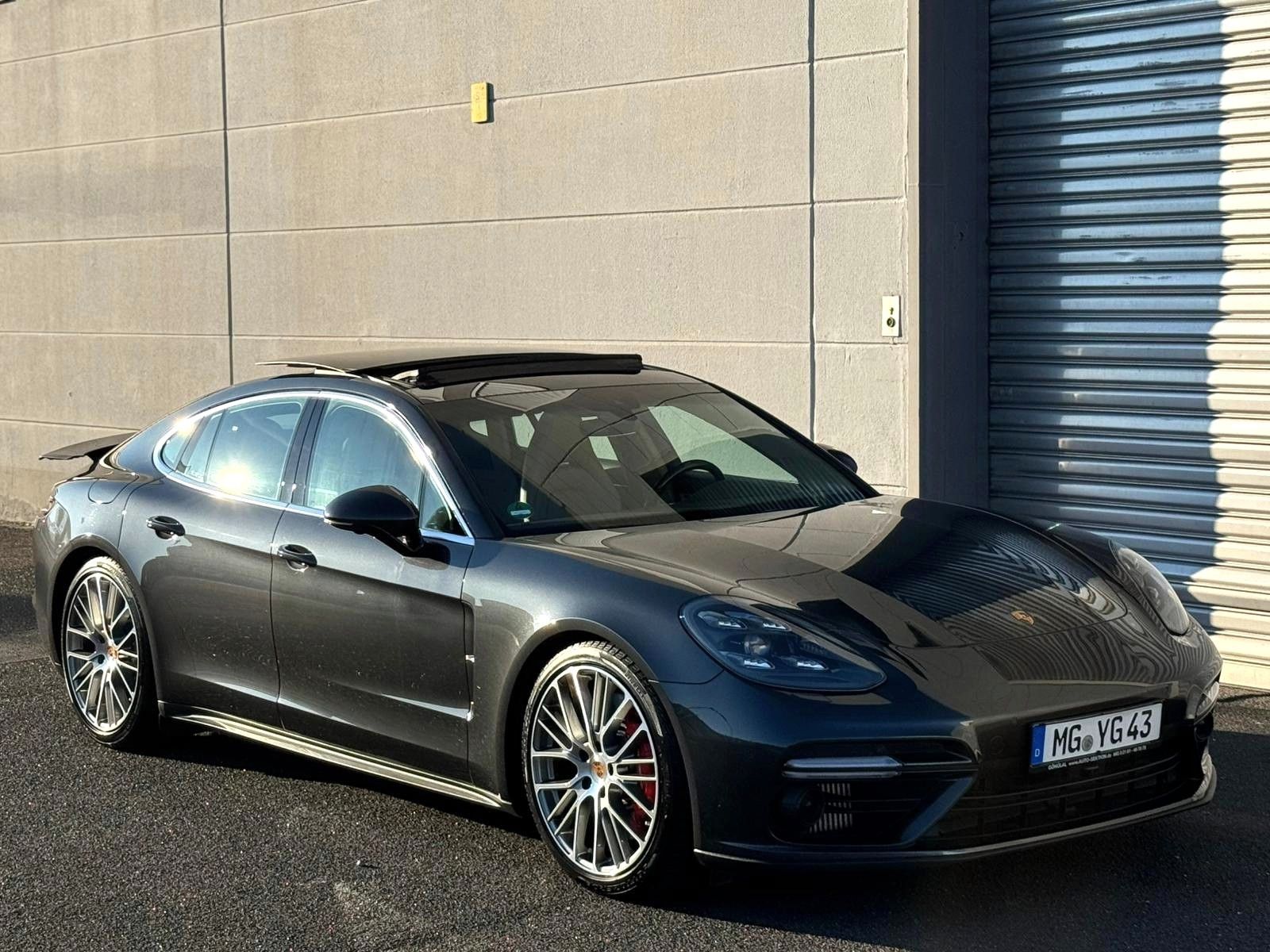 PORSCHE Panamera Turbo Pano+Matrix+Beige+360°Kam+21Zoll