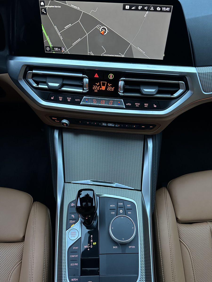 Fahrzeugabbildung BMW 420i Gran Coupé M-Sport Pro NAV+LED+GLASDACH+ACC