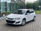 Opel Astra J 1.6L Sports Tourer Selection 2HAND/TEMP/ - Opel Astra: Selection