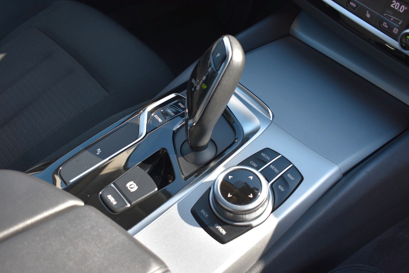 Fahrzeugabbildung BMW 530i Touring xDrive AHK Panorama LED Kamera