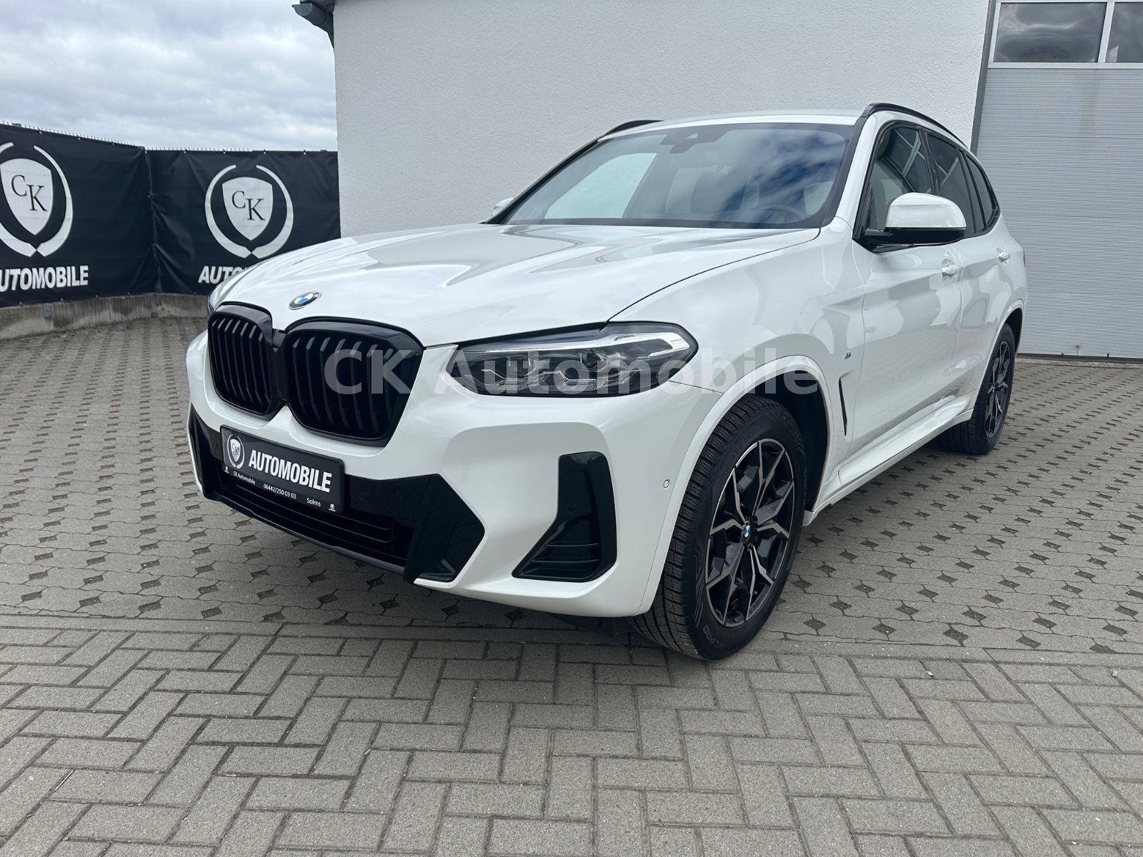 Fahrzeugabbildung BMW X3 xDrive30 i M-Sport/Shadow-Line/Navi/Kam./LED