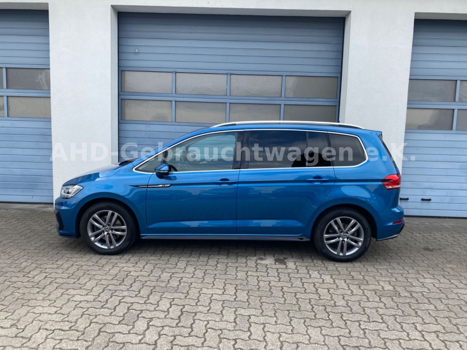 Fahrzeugabbildung Volkswagen Touran 1.5 TSI Highline R-Line LED AHK 7-Sitzer