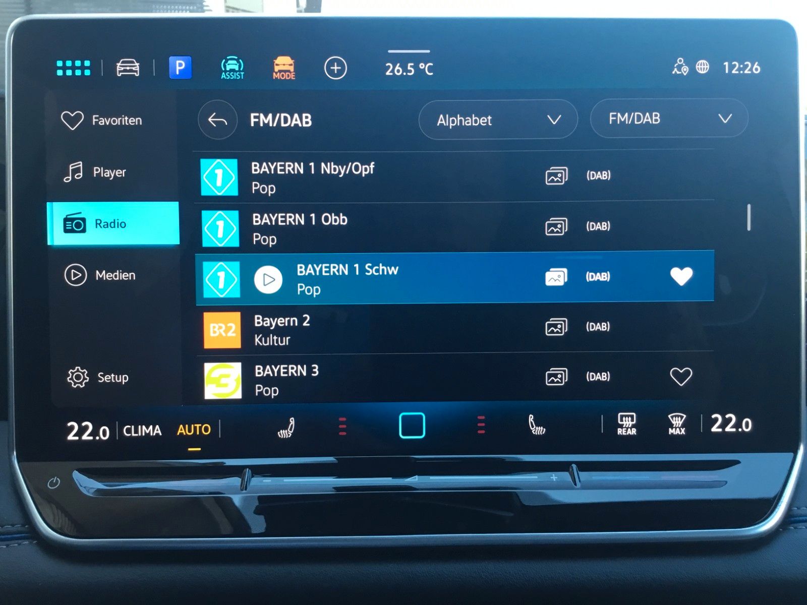 Fahrzeugabbildung Volkswagen Tiguan 2.0 TSI DSG 4M R-Line+Pano+AHK+IQLight+20