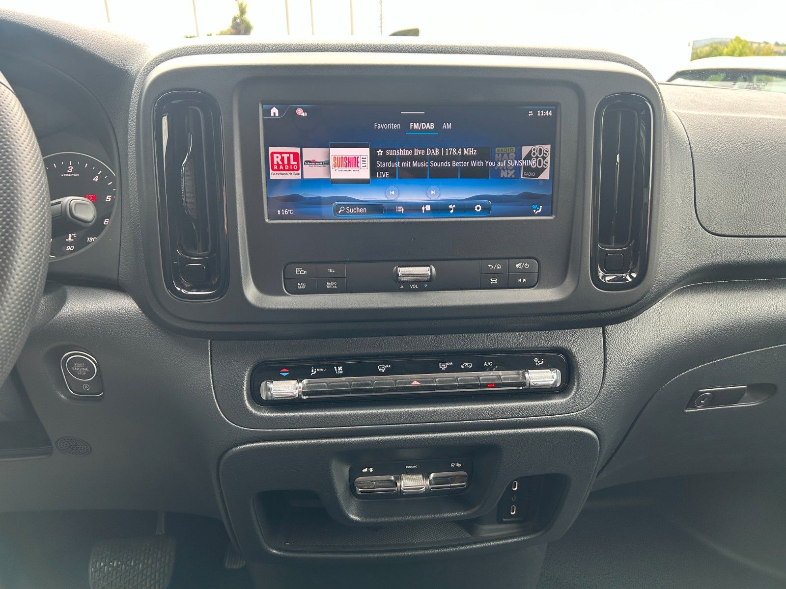 Fahrzeugabbildung Mercedes-Benz Vito 116 CDI Tourer 9G Extral AHK Kamera