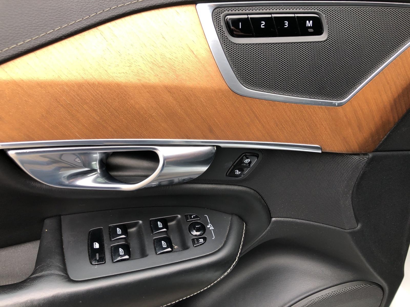 Volvo XC90 D5 AWD Geartronic Inscription -2S-Räder-