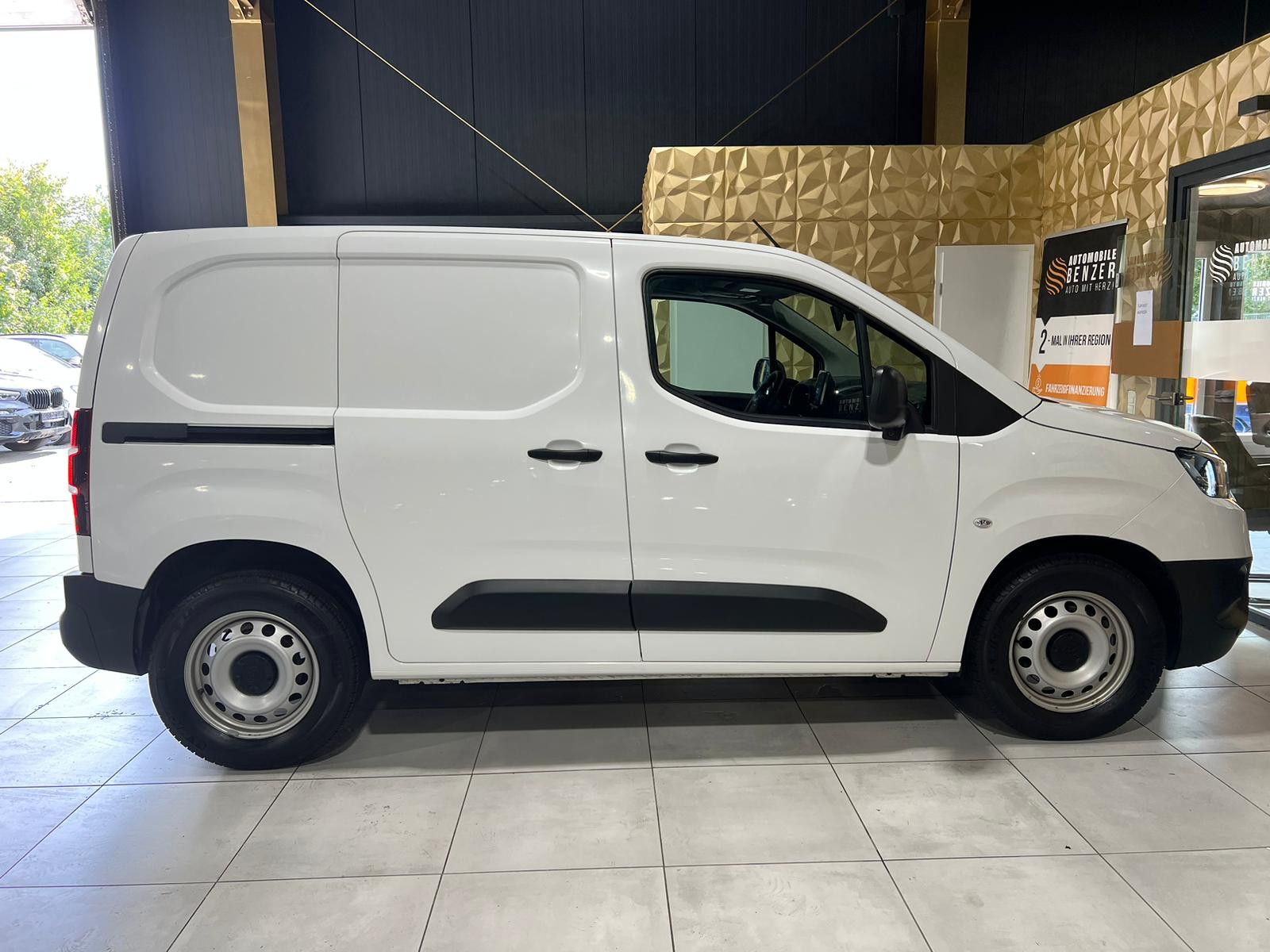 Fahrzeugabbildung Toyota Proace City L1 Duty Comfort//KAMERA//PDC//NAVI//