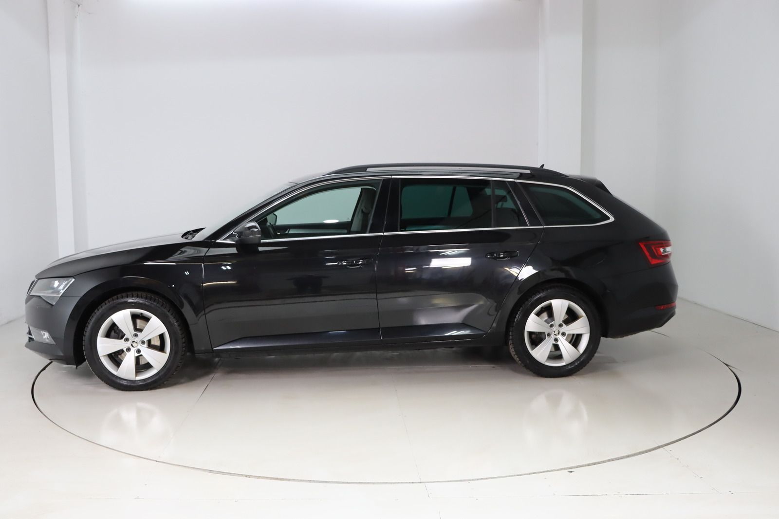 Fahrzeugabbildung SKODA Superb * Memory * PDC * Sithzg.