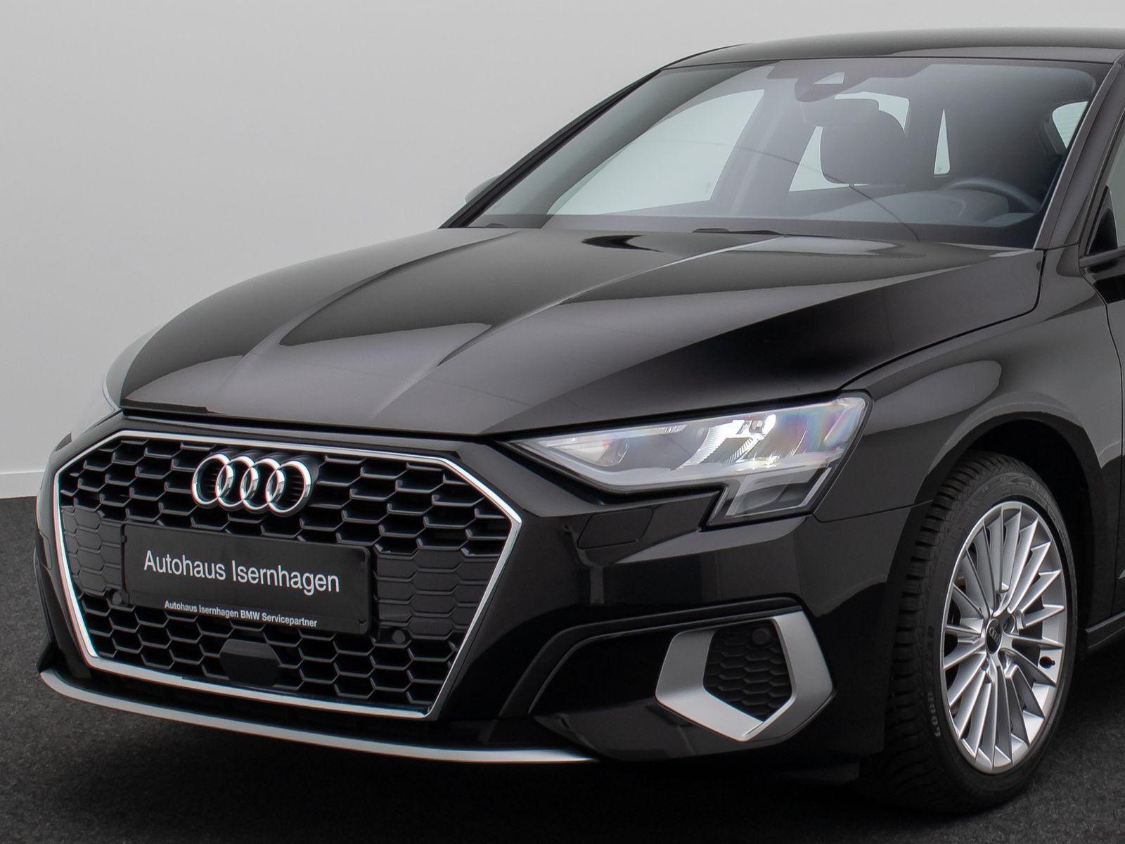 Fahrzeugabbildung Audi A3 30 TFSI S tronic Sportback PDC DAB FahrAssist