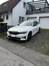 BMW 330d Sport Line / Head-Up / M-Felgen / 8-Fach - BMW 330 in Wuppertal