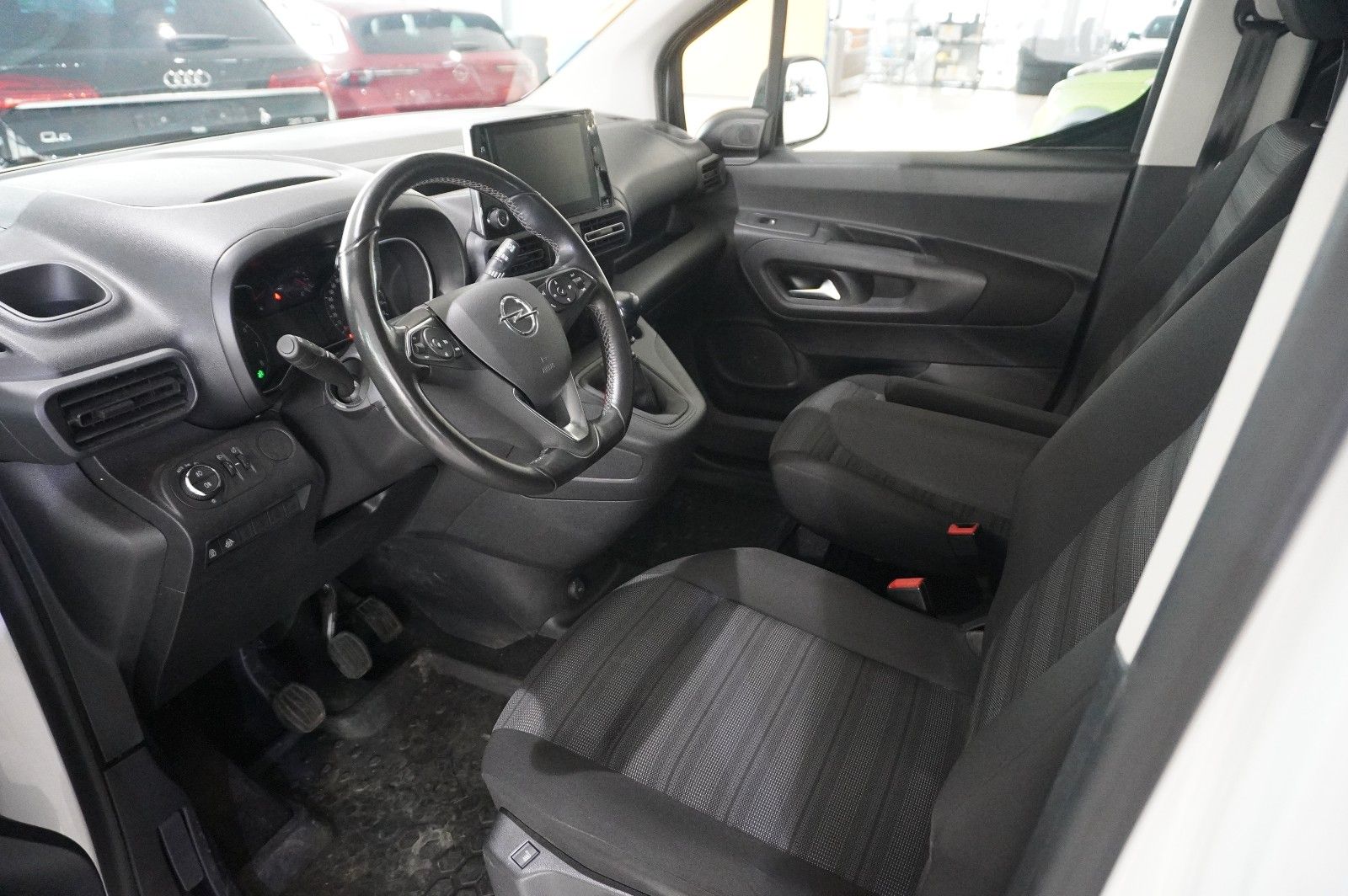 Fahrzeugabbildung Opel Combo Life 1.5D ELEGANCE NAVI/LED/KAMERA/SH/AHK