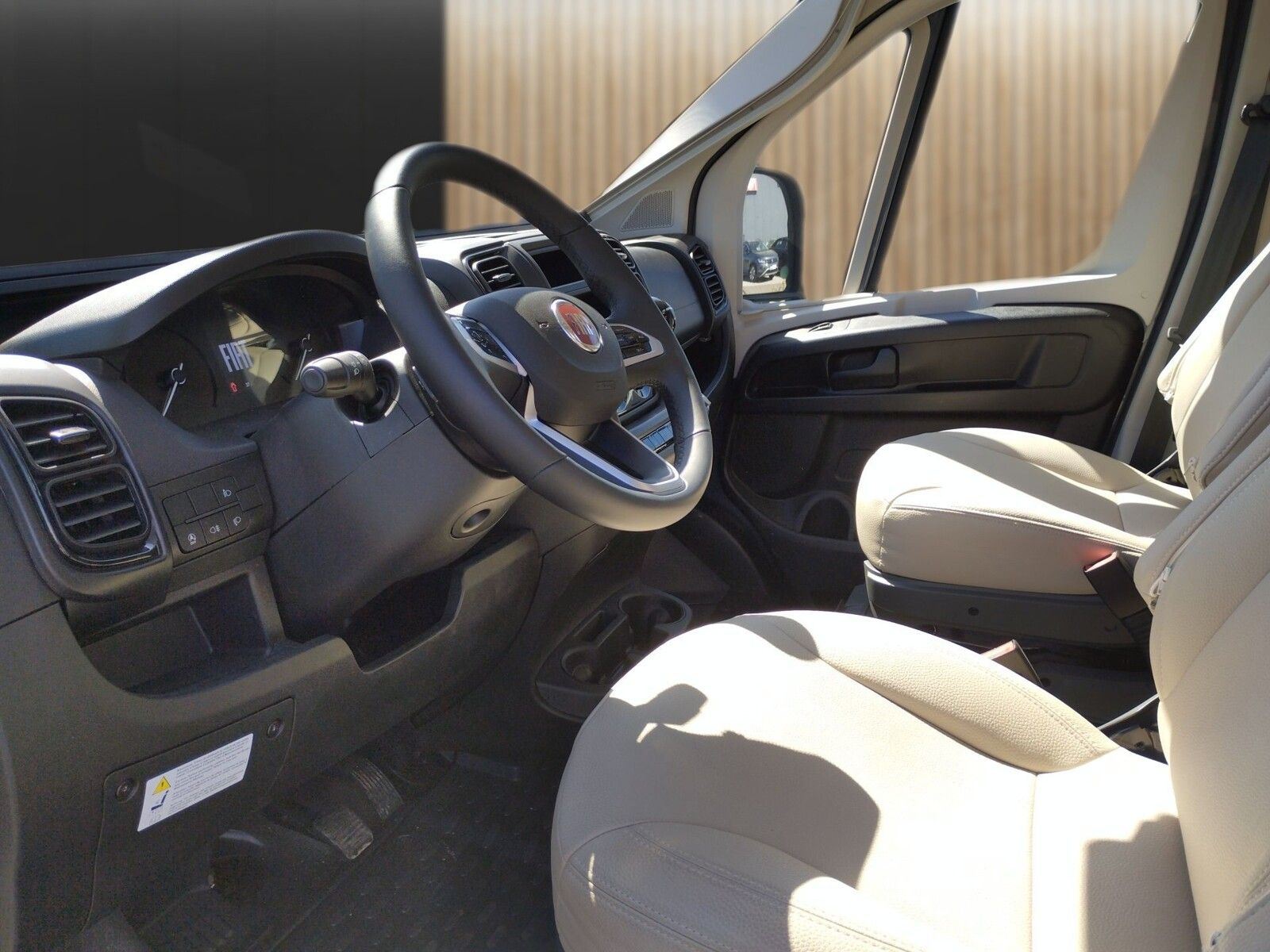 Fahrzeugabbildung Karmann Dexter DE 600 Markise, Captain-Chair-Sitze