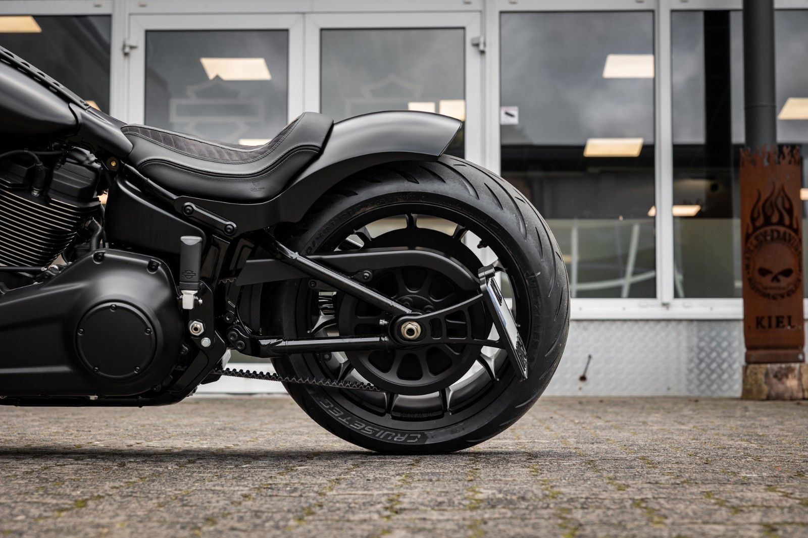 Fahrzeugabbildung Harley-Davidson ALL MATT DARK BOY FLFBS 117 MY25-H-D Kiel Custom
