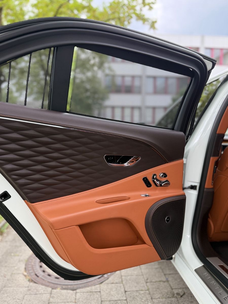 Bentley Flying Spur V8 Naim VOLL EXCLUSIV INDIVIDUAL foto 12
